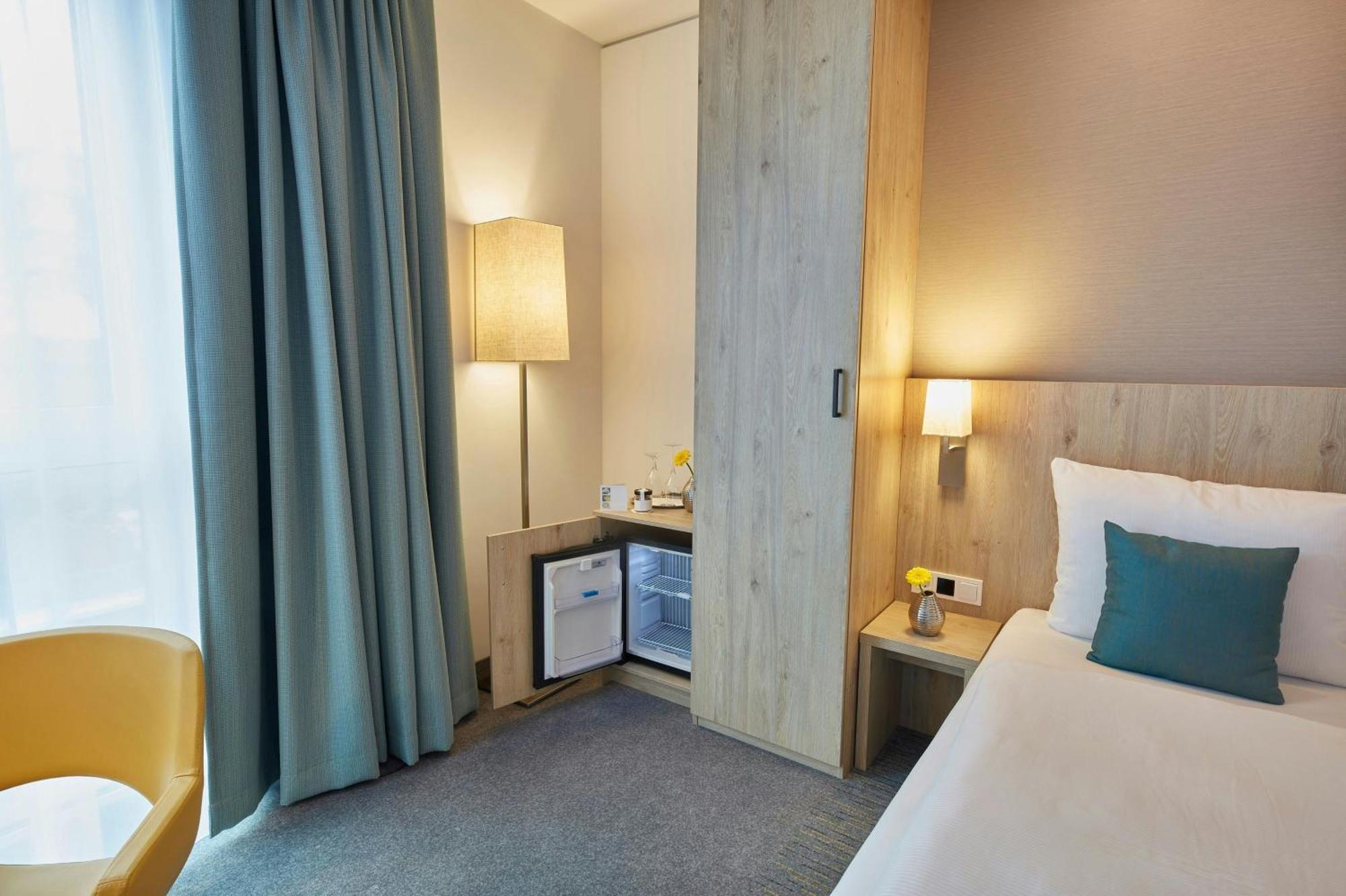 จีโฮเทล โฮเต็ล แอนด์ ลีฟวิ่ง โบคุม Hotel โบคุห์ม ภายนอก รูปภาพ